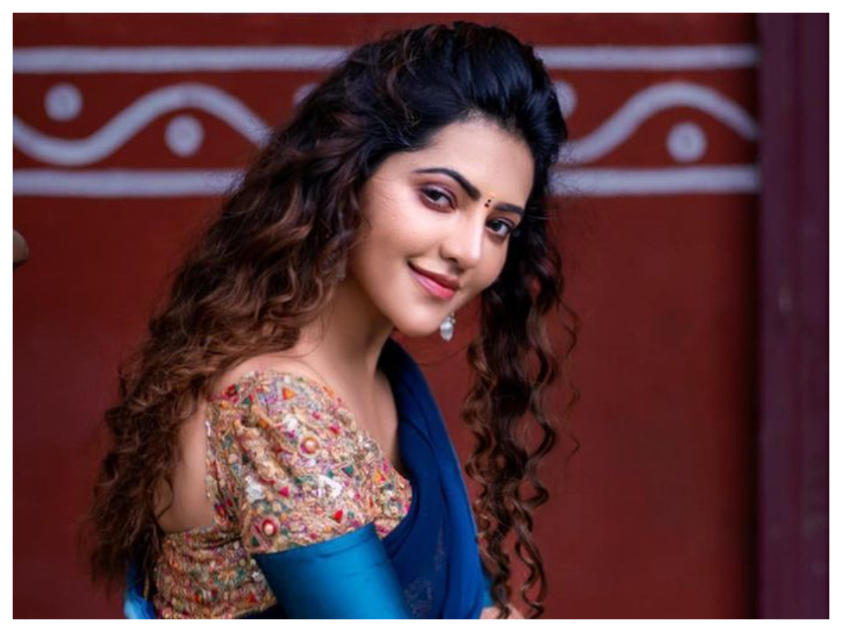 Athulyaa Ravi | చీరకట్టులో తళుక్కుమన్న అందాల అతుల్య రవి..