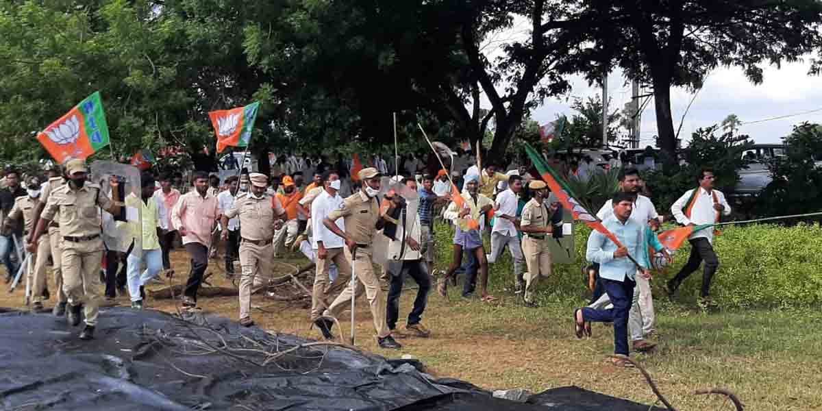 బండి సంజయ్‌పై కేసు నమోదు చేసిన నల్లగొండ పోలీసులు