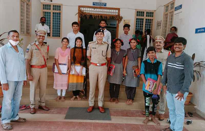 క్రమశిక్షణతో ముందుకు సాగాలి