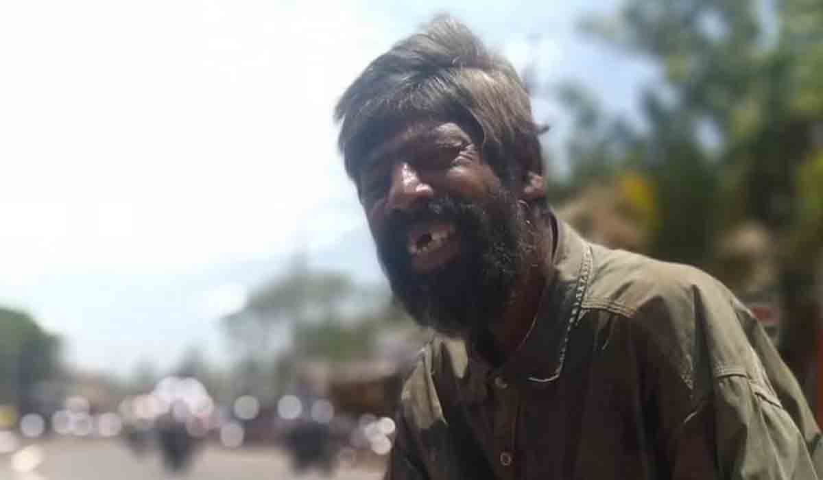 బిచ్చ‌గాడి అంతిమ‌యాత్ర‌కు భారీగా జ‌నం.. కారణం ఏంటి?