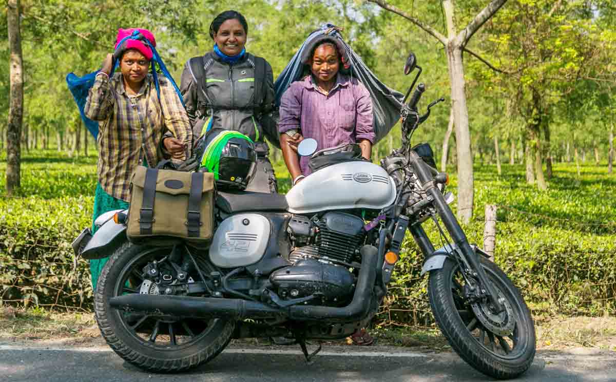 ‘ రోడ్డుపై ఎవరైనా యువతి ద్విచక్ర వాహనం నడుపుతుంటే వింతగా చూడొద్దు. బండి నేర్చుకుంటే భరోసా!