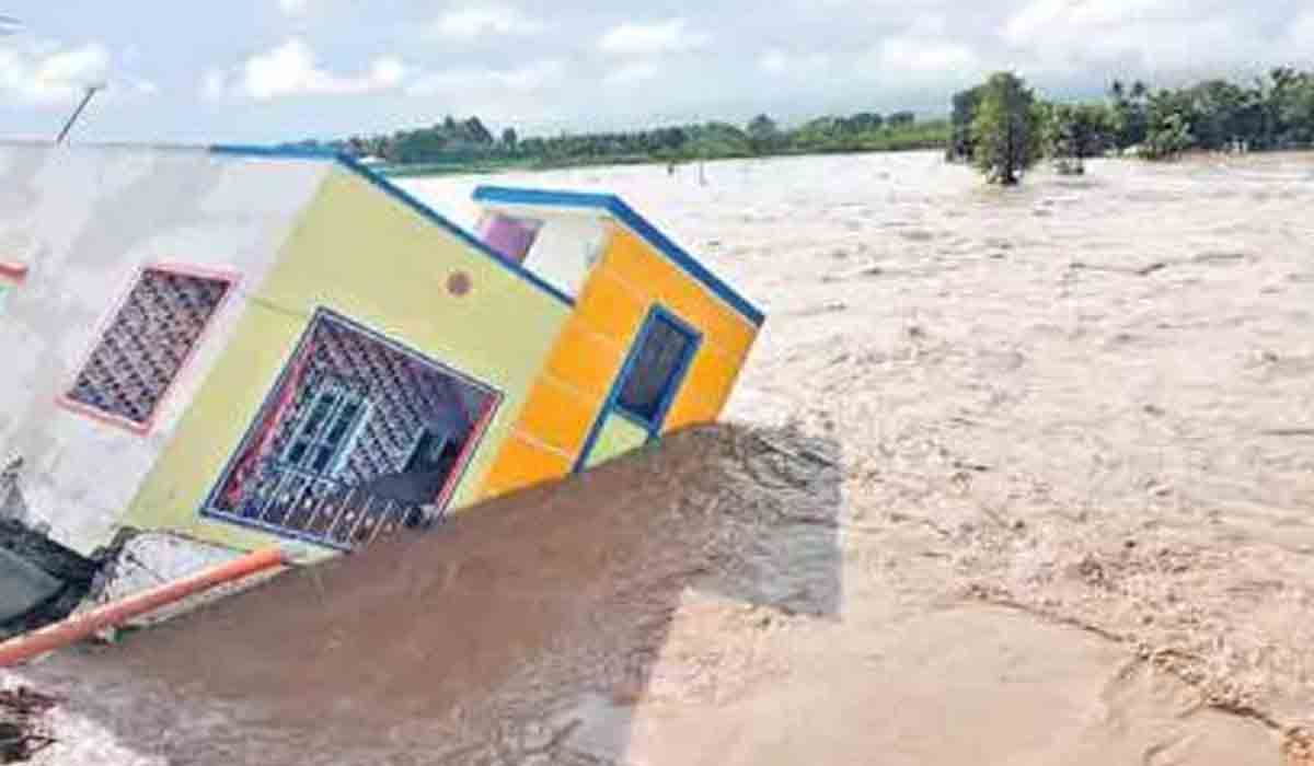 AP News | క‌దిరిలో కూలిన రెండు భ‌వ‌నాలు.. ఇద్ద‌రు చిన్నారులు మృతి