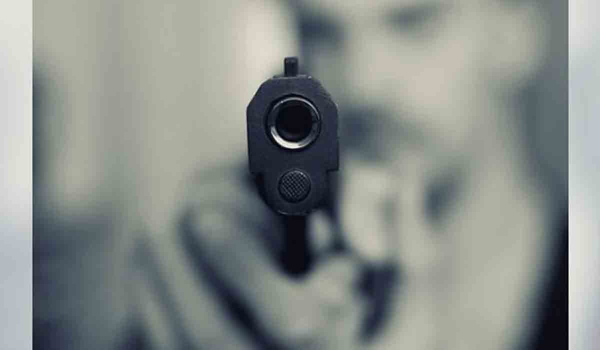 క‌టింగ్ చేయ‌న‌న్నందుకు కాల్చి చంపాడు