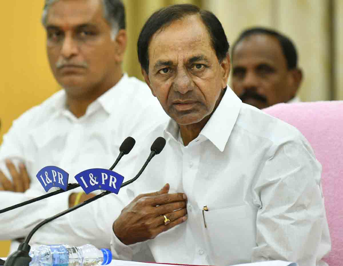 వదిలేస్తే దేశానికి మత పిచ్చి తెస్తరు