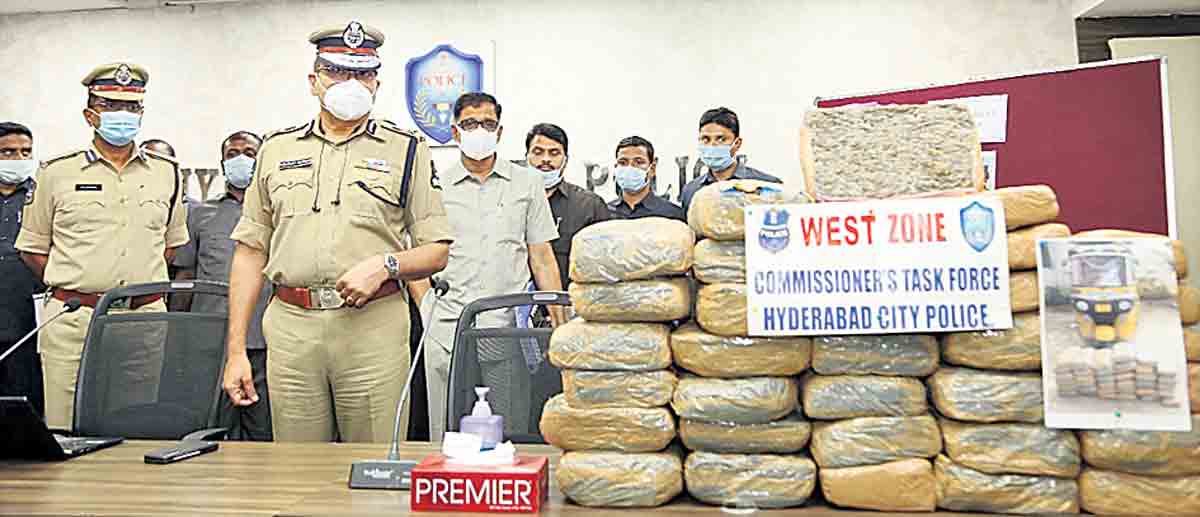 ఎక్కడికక్కడే కట్టడి..