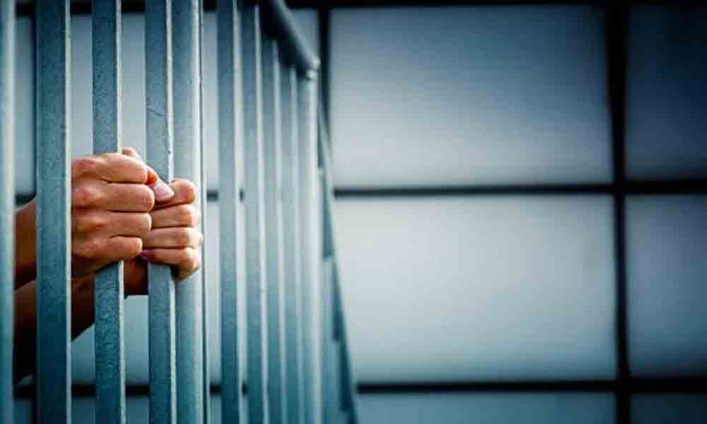 కాల్పుల కేసులో పది మంది పాక్‌ భ్రదతా సిబ్బందిపై కేసు