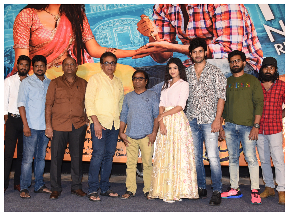 Chalo Premiddam | ఛలో ప్రేమిద్దాం మూవీ ప్రీ రిలీజ్ ఈవెంట్ ఫొటోలు..