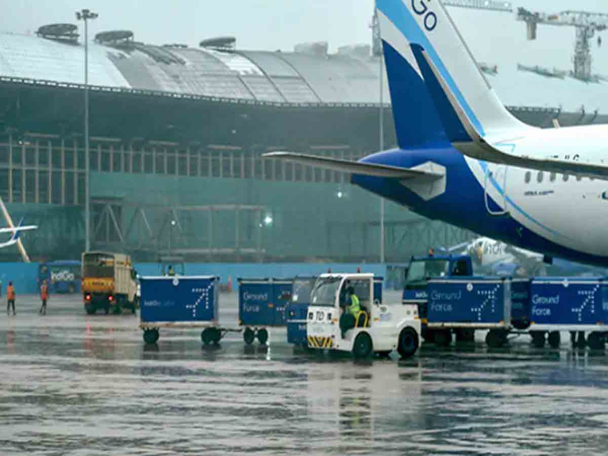 చెన్నై ఎయిర్‌పోర్ట్‌లో సాయంత్రం వరకు విమానాల రాక నిలిపివేత