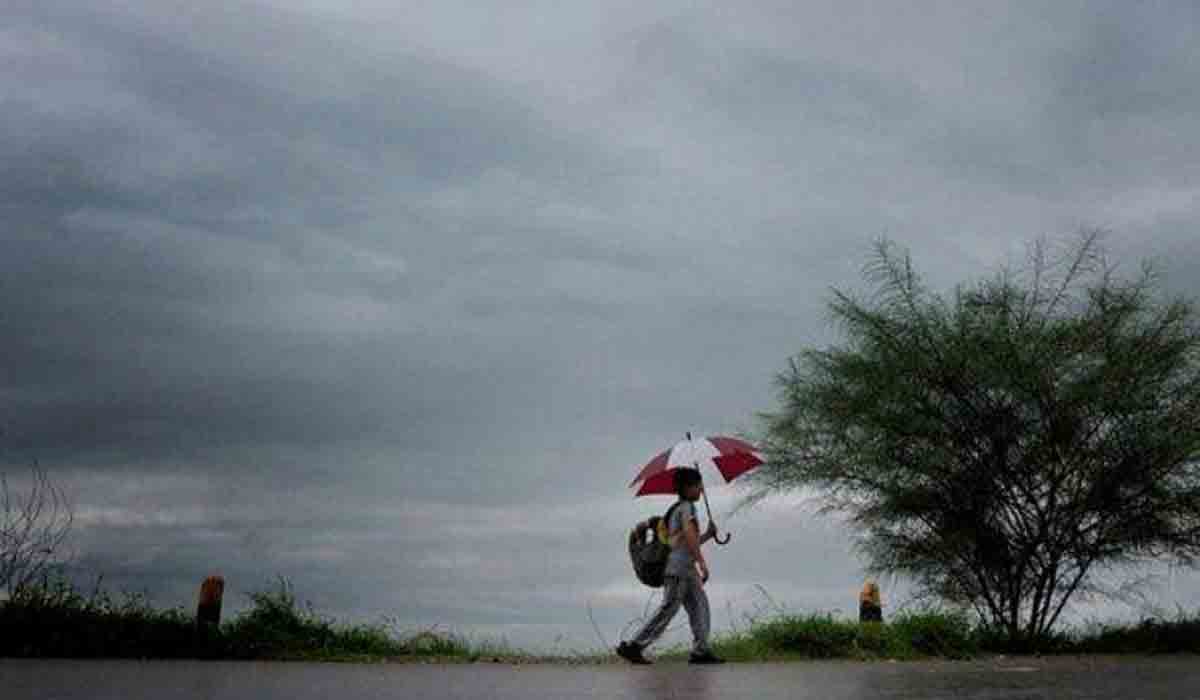 బంగాళాఖాతంలో ఉపరితల ఆవర్తనం.. కోస్తా జిల్లాలకు భారీ వర్ష సూచన