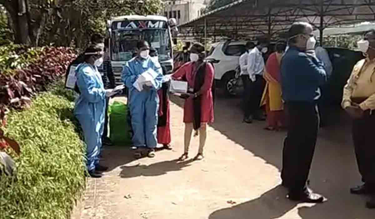 SDM medical College: ఆ మెడిక‌ల్ కాలేజీలో 281కి పెరిగిన క‌రోనా కేసులు