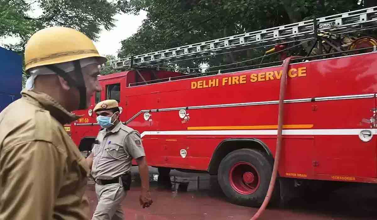 Gas cylinder blast: ఢిల్లీలో దారుణం.. గ్యాస్ సిలిండ‌ర్ పేలి 17 మందికి గాయాలు