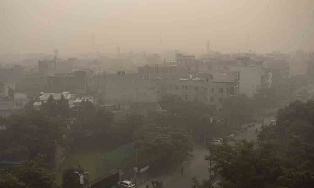 ఢిల్లీలో కొనసాగుతున్న వాయు కాలుష్యం