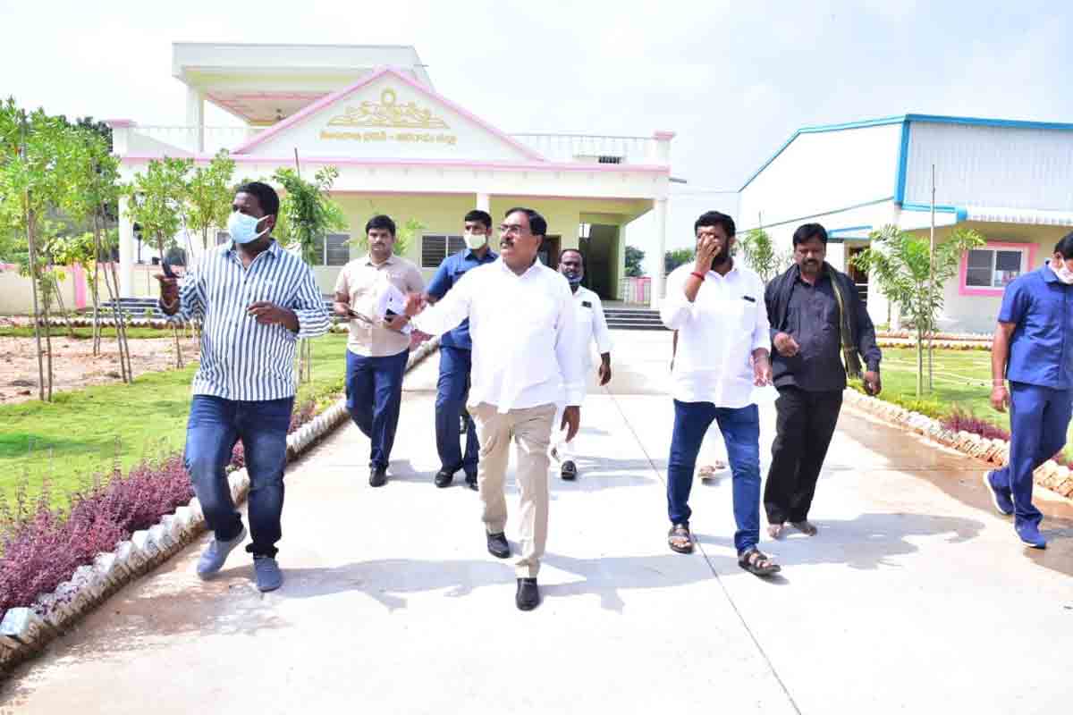 Errabelli Dayaker Rao: ప్రారంభానికి సిద్ధంగా టీఆర్ఎస్‌ పార్టీ ఆఫీసులు