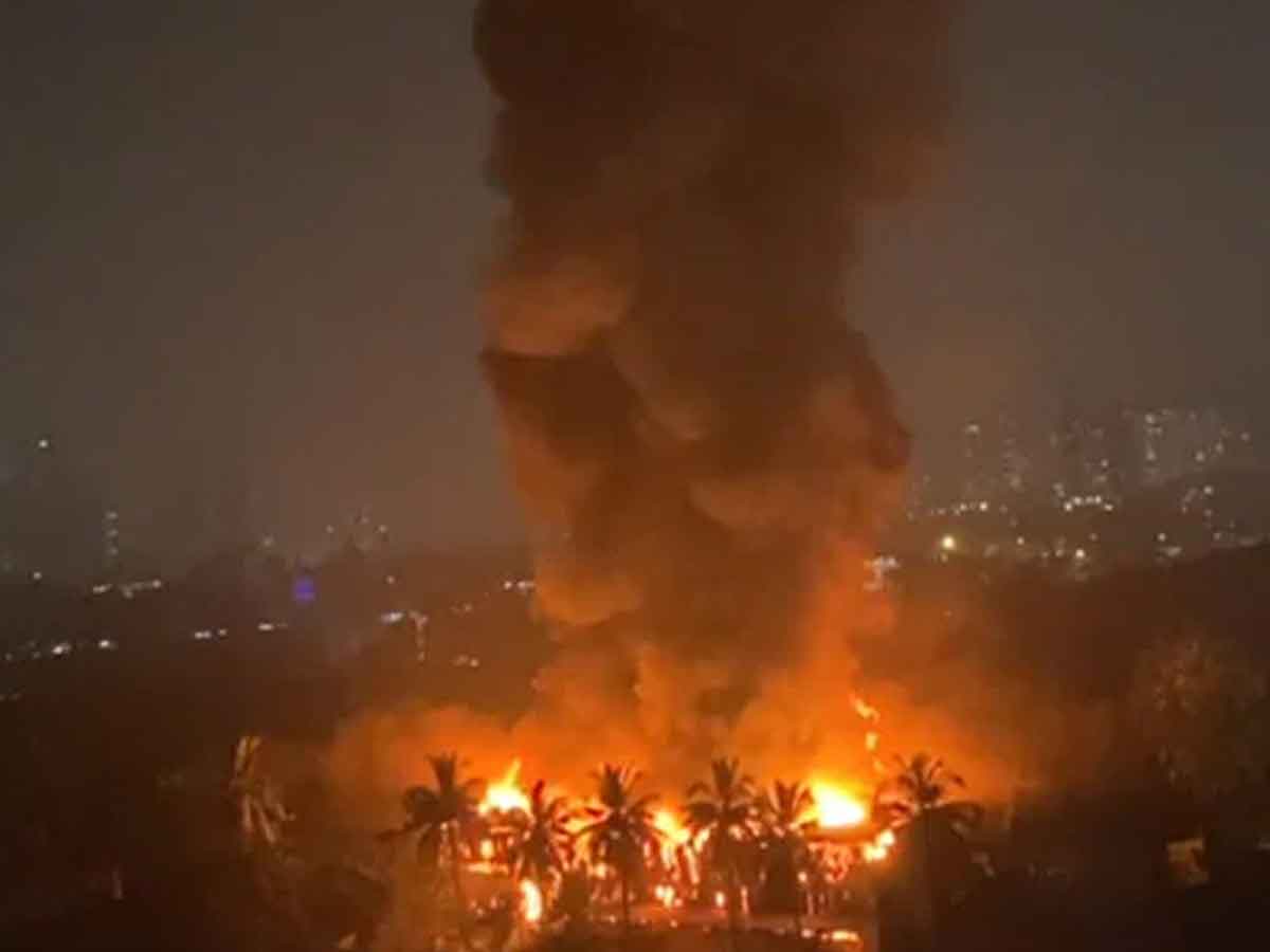 Fire @ Mumbai | ముంబైలో ఫైర్‌.. శ్యామ్‌సంగ్ స‌ర్వీస్ సెంట‌ర్‌లో మంట‌లు!