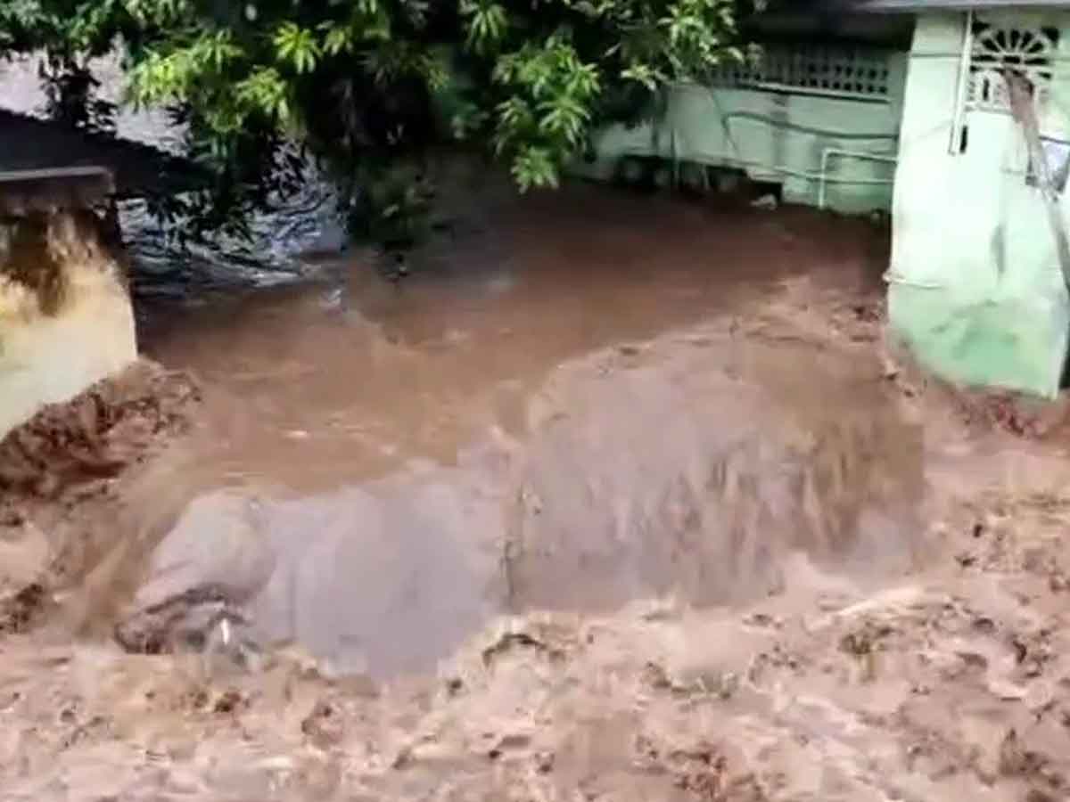 Tension @ Tirupati-Perur | పేరూరు చెరువుకు గండి కొట్టే య‌త్నాలు..  తిరుప‌తి-పేరూరులో ఉద్రిక్త‌త‌