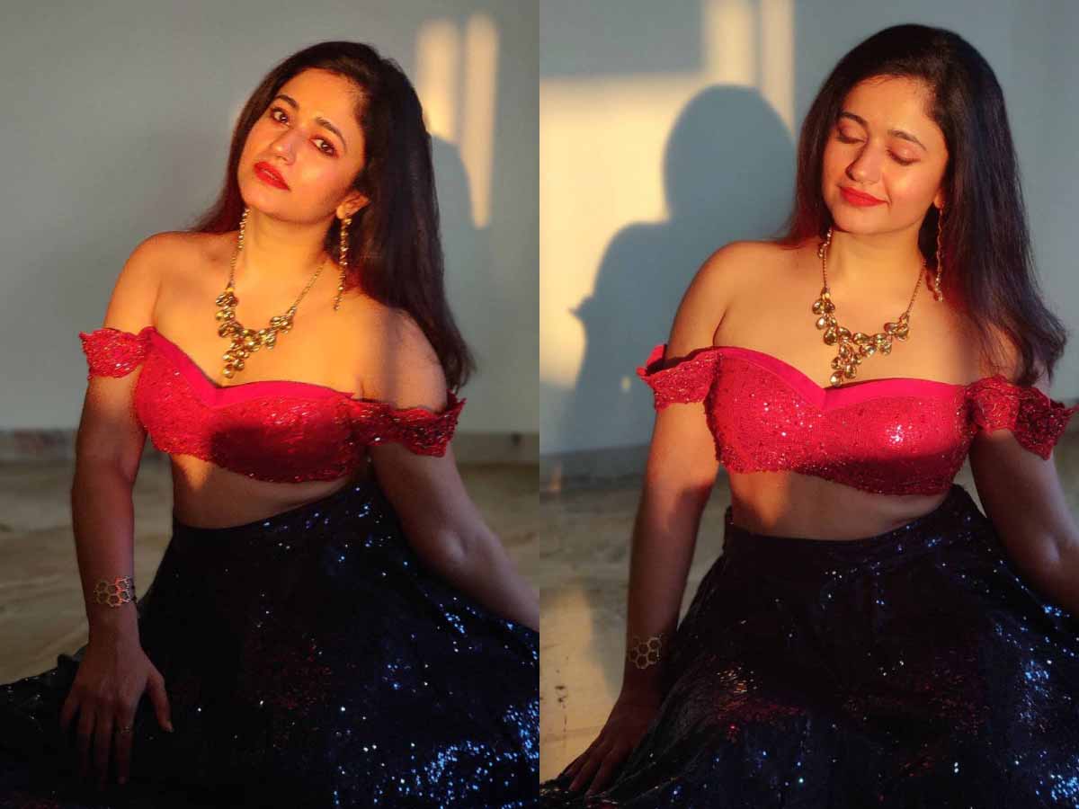 Poonam Bajwa: పూనమ్ బజ్వా గ్లామ‌ర్ షో