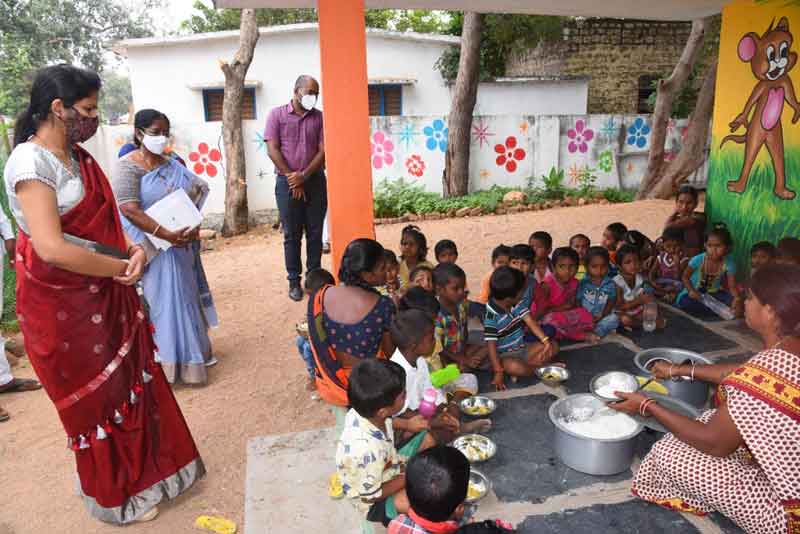 వ్యాక్సినేషన్‌ లక్ష్యాన్ని పూర్తిచేయాలి