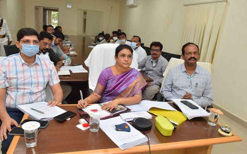 రాష్టాన్ని ప్రథమ స్థానంలో నిలపాలి