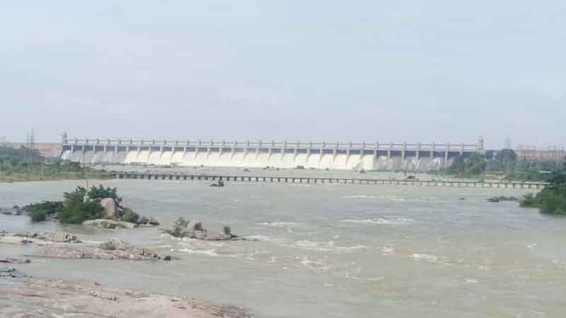 టీబీ డ్యాంకు వరద ప్రవాహం