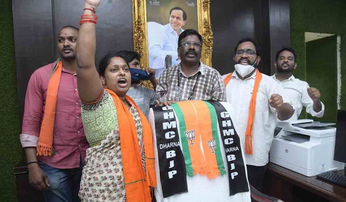 GHMC | 32 మంది బీజేపీ కార్పొరేట‌ర్ల‌పై కేసులు న‌మోదు