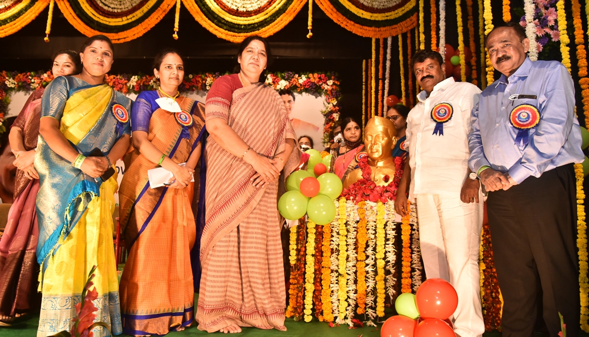 Children’s day | నేటి బాలలే రేపటి భావిభార‌త పౌరులు : మంత్రులు సత్యవతిరాథోడ్‌.. త‌ల‌సాని శ్రీనివాస‌యాద‌వ్‌