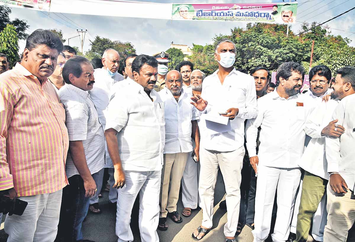 బీజేపీ కండ్లు తెరిపిస్తాం