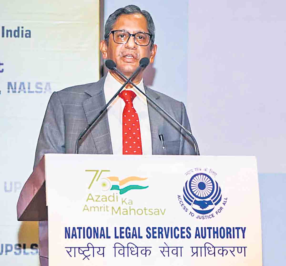 న్యాయవాద వృత్తిలాభార్జనకు కాదు