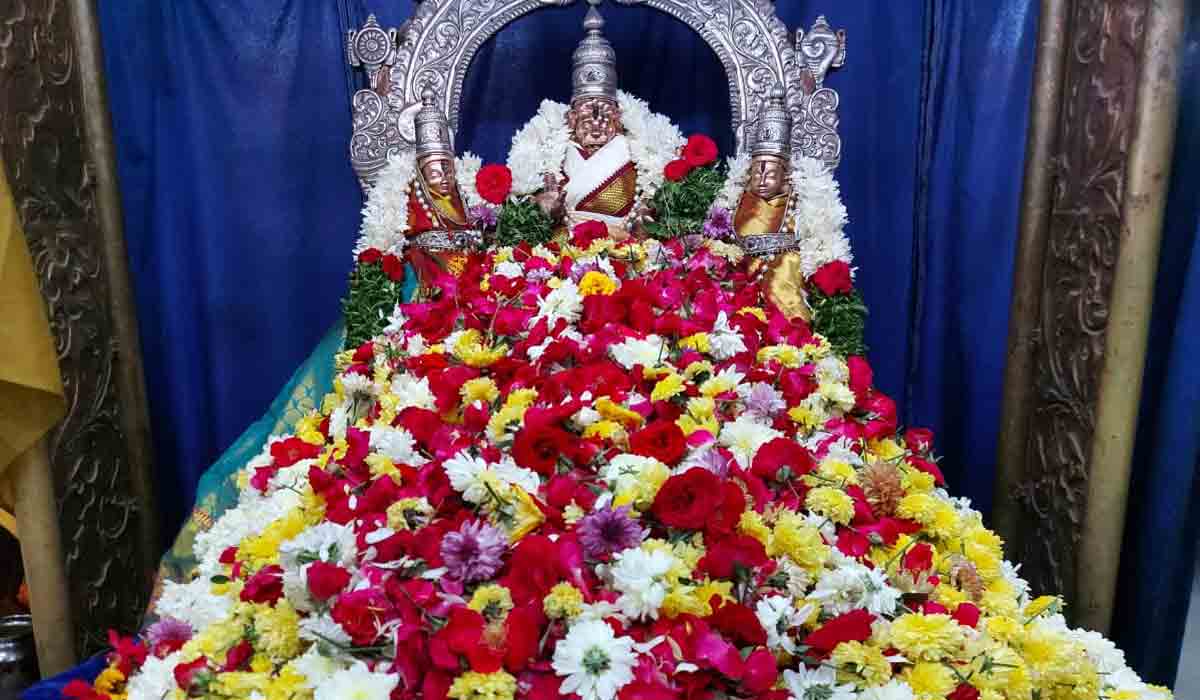 యాదాద్రిలో ఘనంగా లక్ష పుష్పార్చన మహోత్సవం..