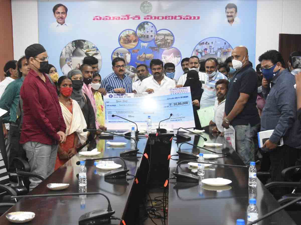 స్వయం ఉపాధి పొందుతున్న యువతకు ప్రోత్సాహం : మంత్రి తలసాని