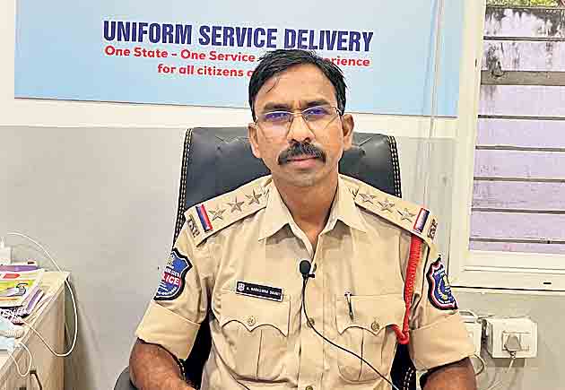 సైబర్‌ నేరాలపై అప్రమత్తంగా ఉండండి..