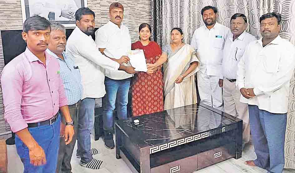 క్రిస్మస్‌కు చర్చిల వద్ద ఏర్పాట్లు