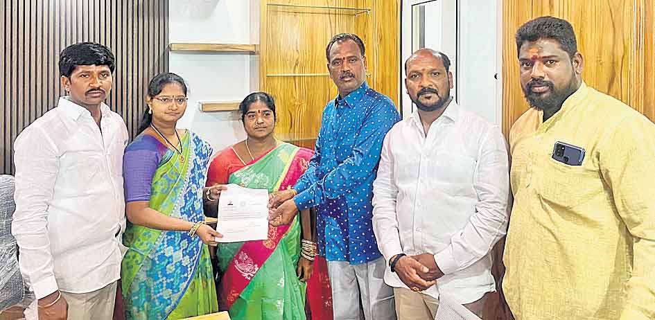 సీఎం రిలీఫ్‌ ఫండ్‌ పేదలకు వరం : కార్పొరేటర్‌ లావణ్య