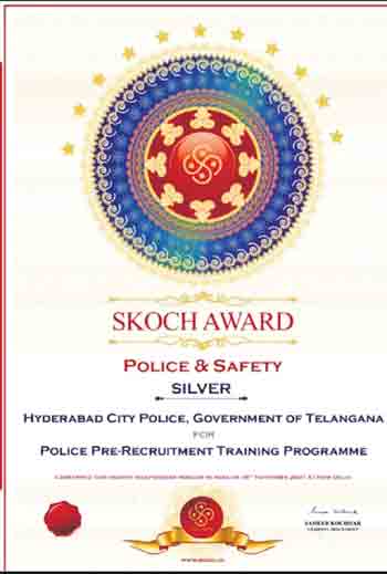 తీర్చిదిద్ది.. దారి చూపి..