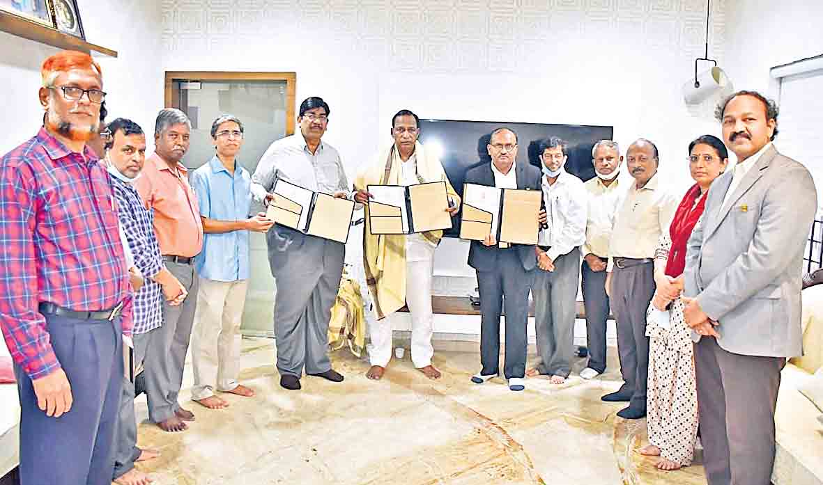 మేడ్చల్‌ జిల్లాలో బాలికల ఐటీఐ