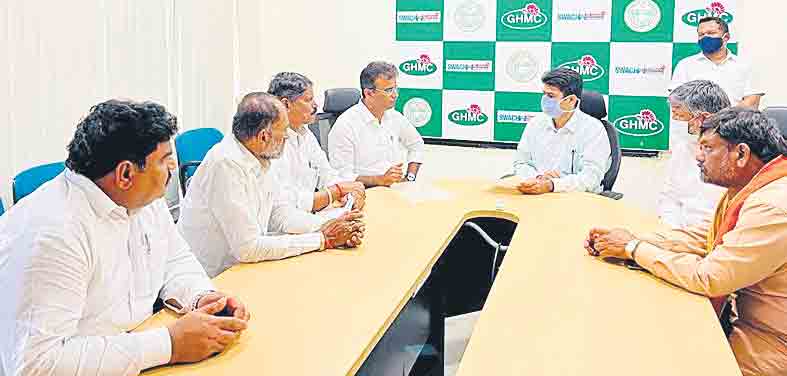 రద్దీ పెరుగుతున్నది..జంక్షన్లను అభివృద్ధి చేయండి