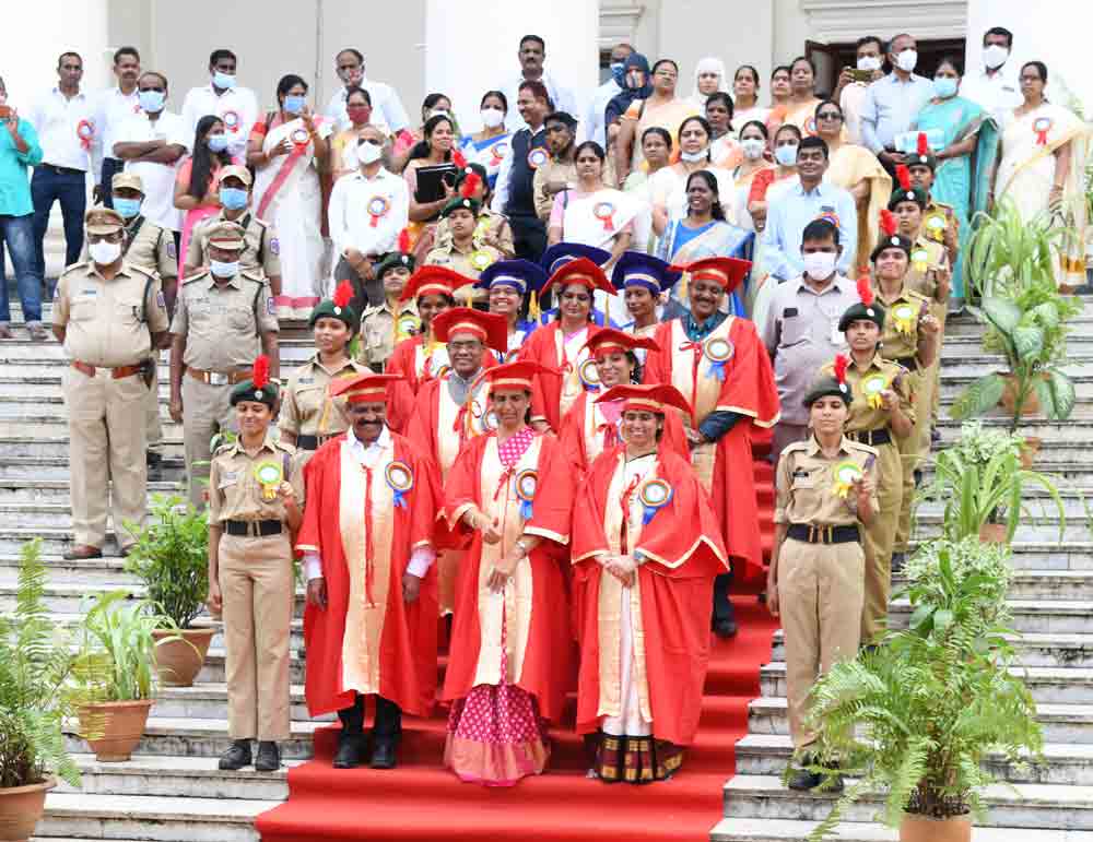 విద్యాభివృద్ధికి సీఎం కేసీఆర్‌ కృషి