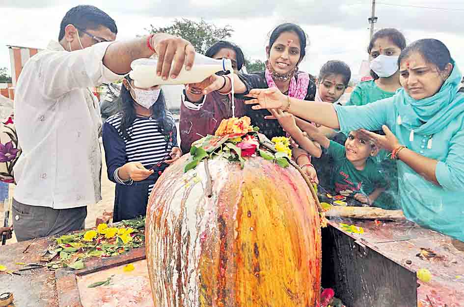 కార్తిక కాంతుల్లో కేసరిగిరి
