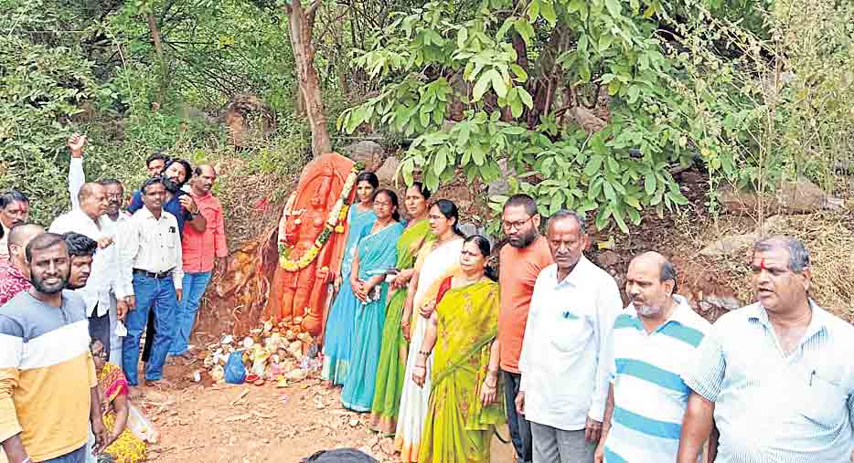 తవ్వకాల్లో హనుమాన్‌ విగ్రహం లభ్యం