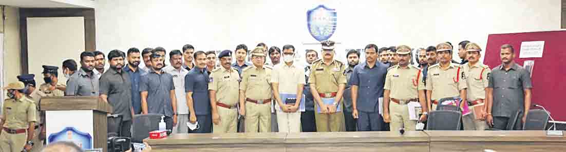 డబ్బుల కోసమే..