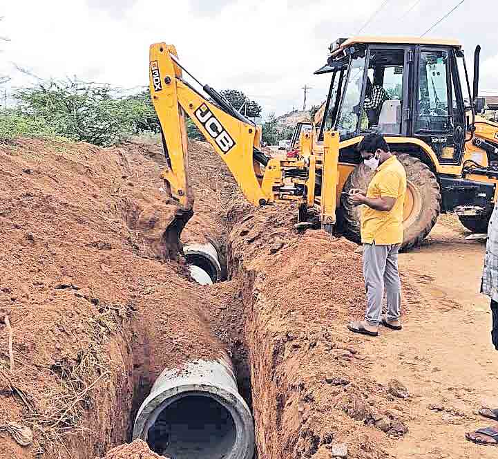 డ్రైనేజీ సమస్యకు శాశ్వత పరిష్కారం