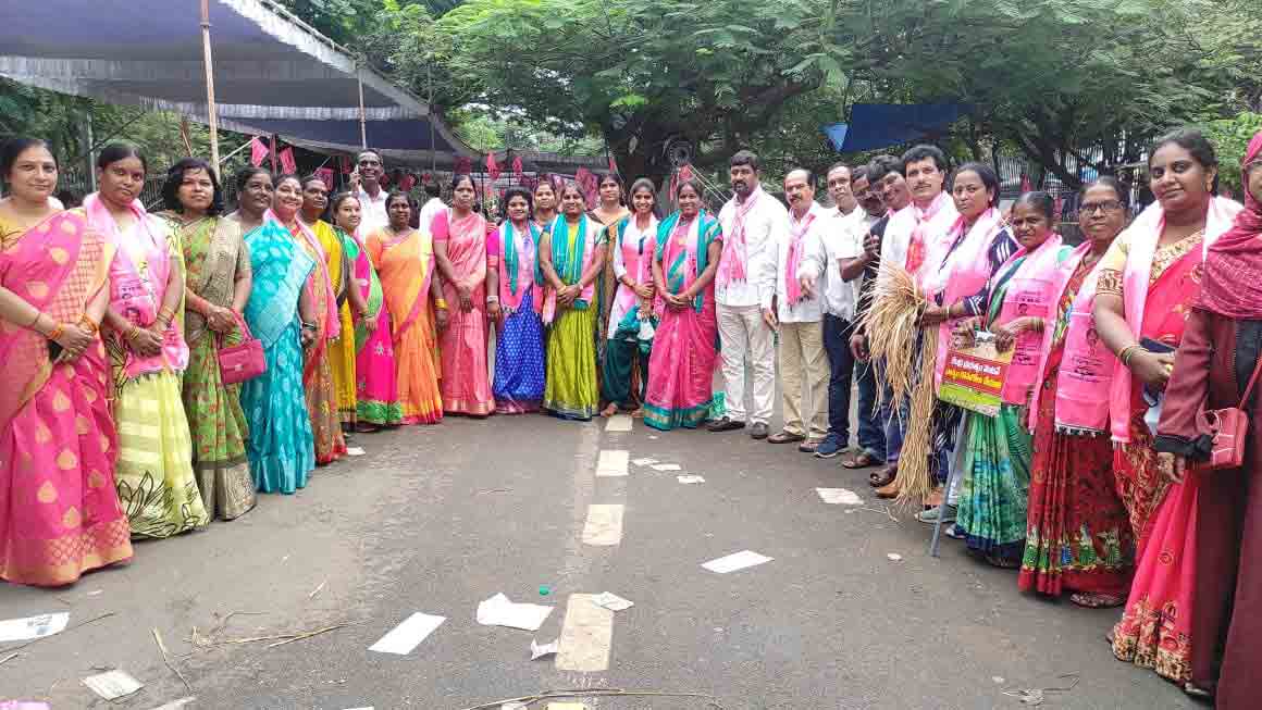 రైతులకు..కేంద్రం వెన్నుపోటు