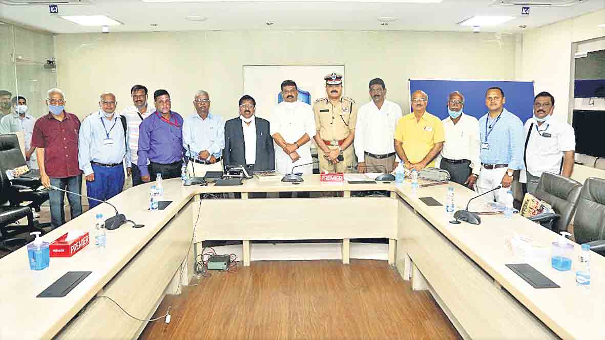 మహ నగర పోలీస్‌ భేష్‌…