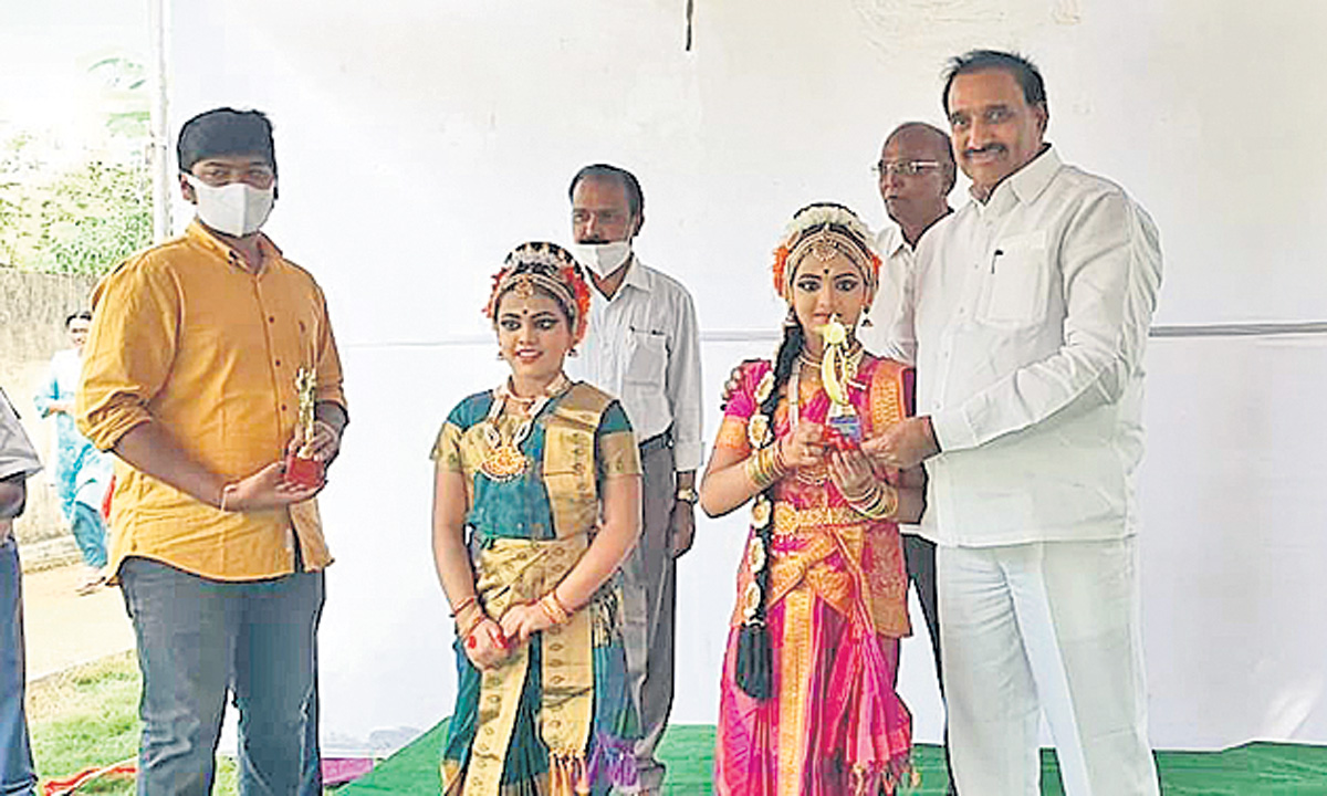 ఉత్సాహంగా కార్తికమాస వనభోజనాలు