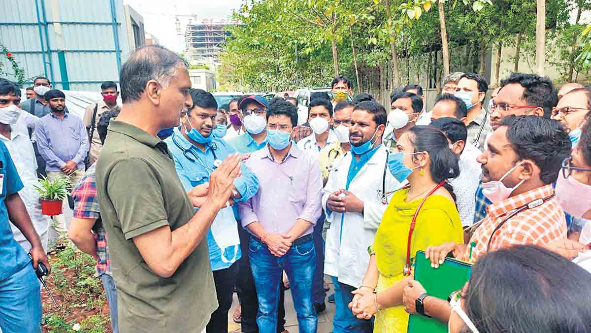 హరీశ్‌రావును కలిసిన పబ్లిక్‌హెల్త్‌ వైద్యులు