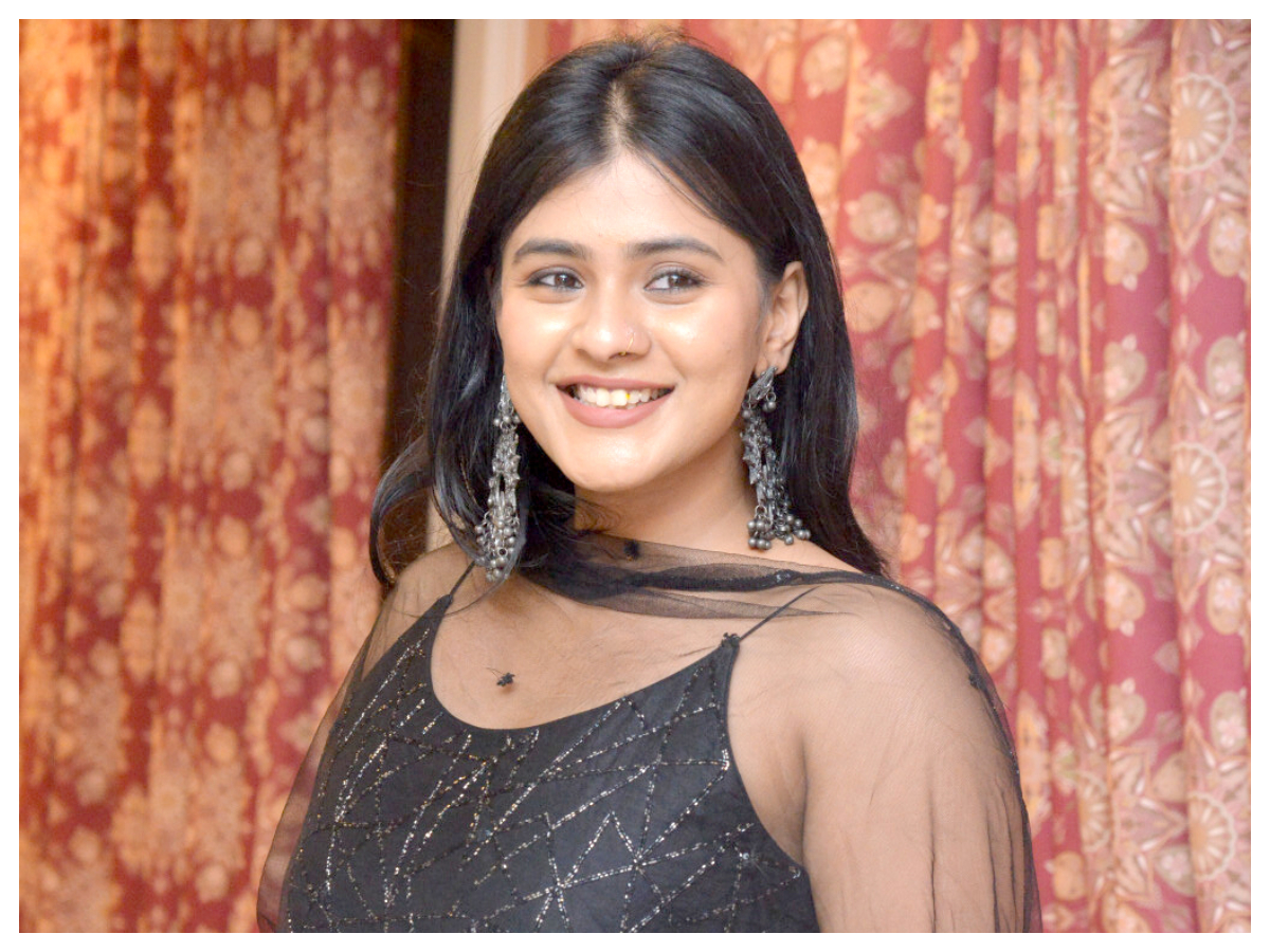 Hebah Patel | సుమన్ టీవీ సౌత్ ఇండియన్ ఫిల్మ్ అవార్డ్స్ ఈవెంట్‌లో హెబ్బా పటేల్..