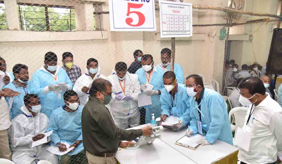 హుజూరాబాద్ ఉప ఎన్నిక ఓట్ల లెక్కింపు.. Live Updates