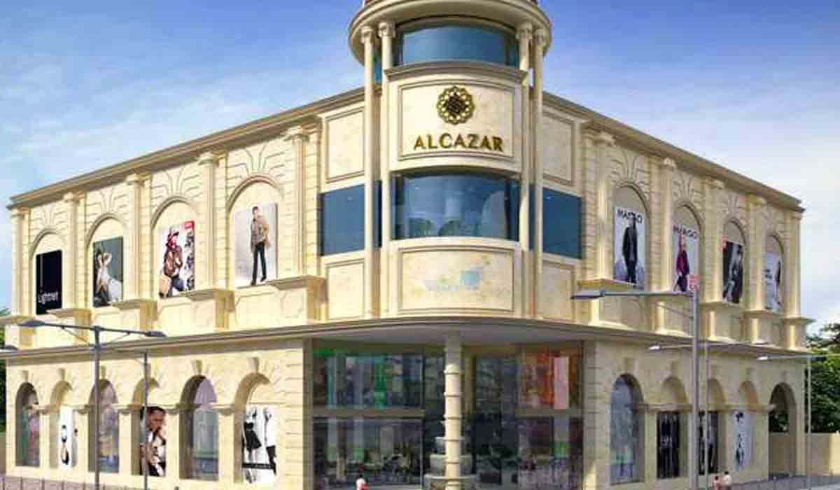 Hyderabad | జూబ్లీహిల్స్‌ షాపింగ్‌మాల్‌లో పోకిరీల వికృత చర్యలు