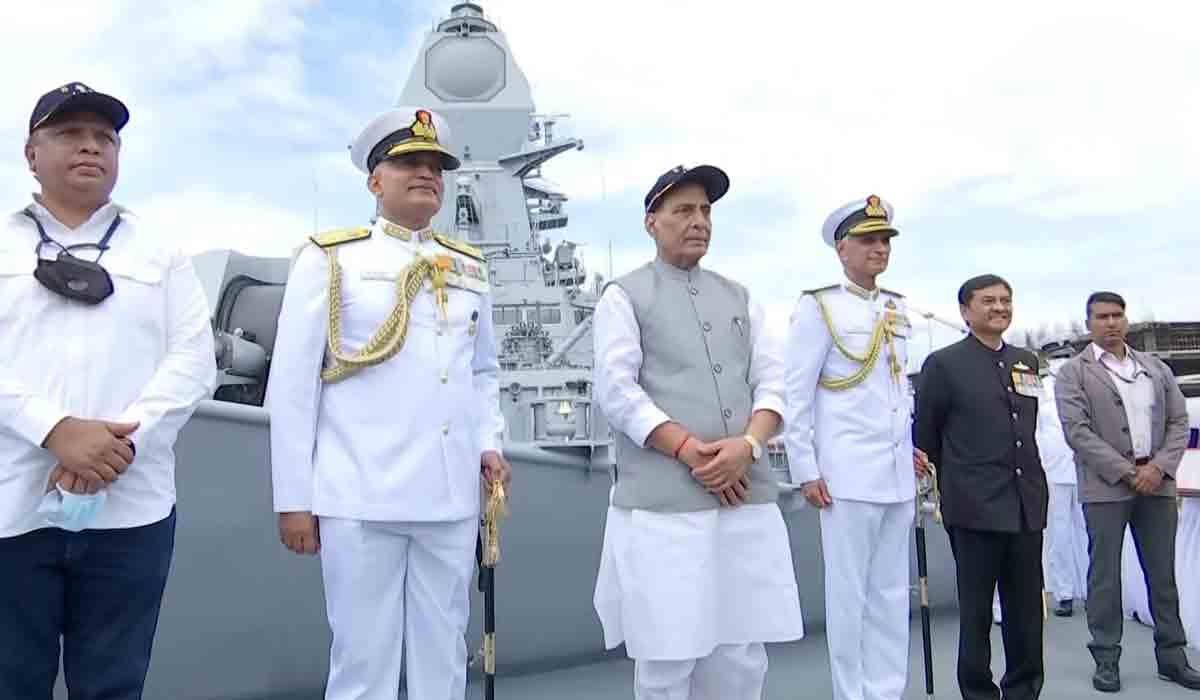 భార‌త నౌకాద‌ళంలోకి ఐఎన్ఎస్ విశాఖ‌ప‌ట్నం