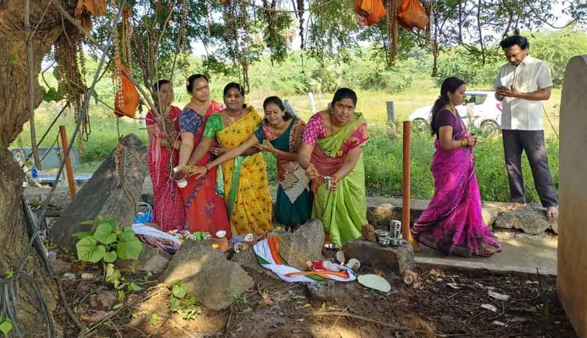 భక్తి శ్రద్ధలతో నాగుల చవితి వేడుకలు