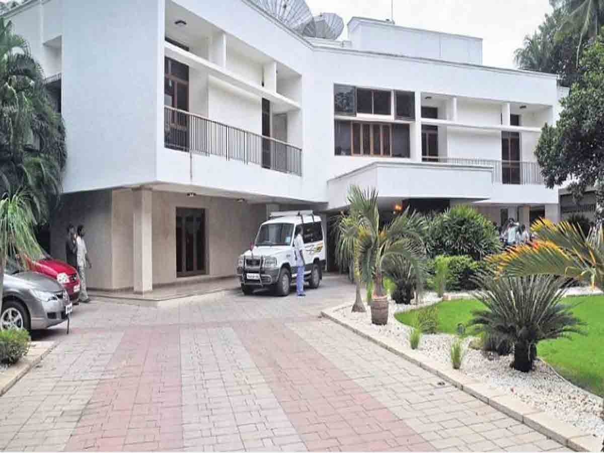 జయలలిత ఇంటిని ప్రభుత్వం స్వాధీనం చేసుకోవద్దు: హైకోర్టు